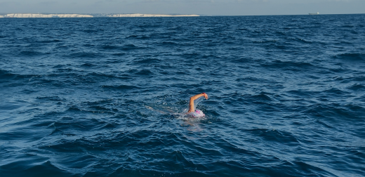 Tina Deeken 2022 beim Durchqueren des Ärmelkanals